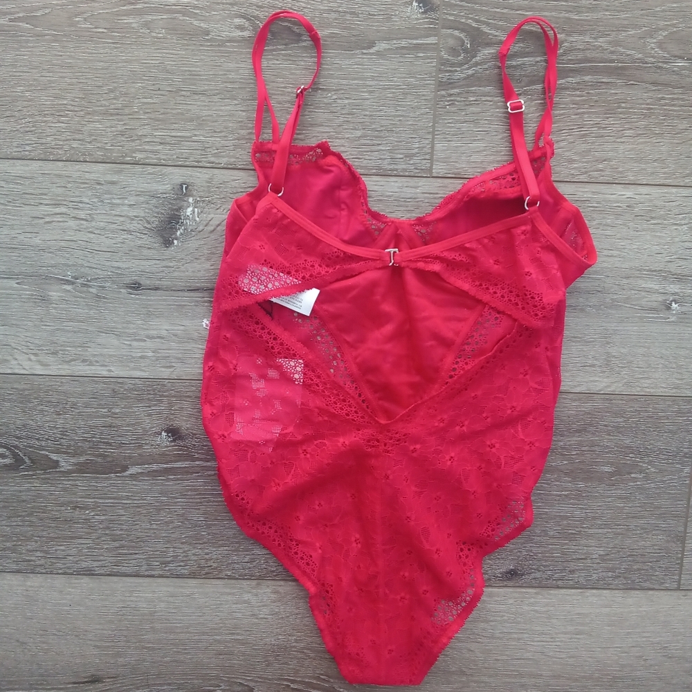 Mucci Carina Lace Bodysuit in Red XS - Picture 7 of 9